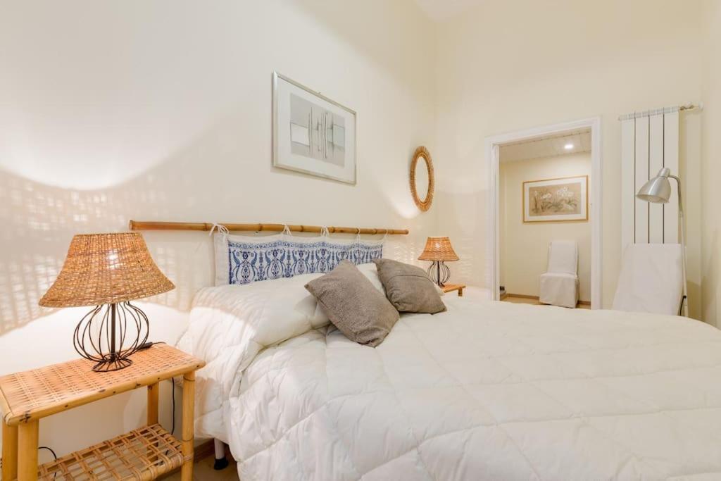 Apartment And Historic Rione Near Colosseo *
