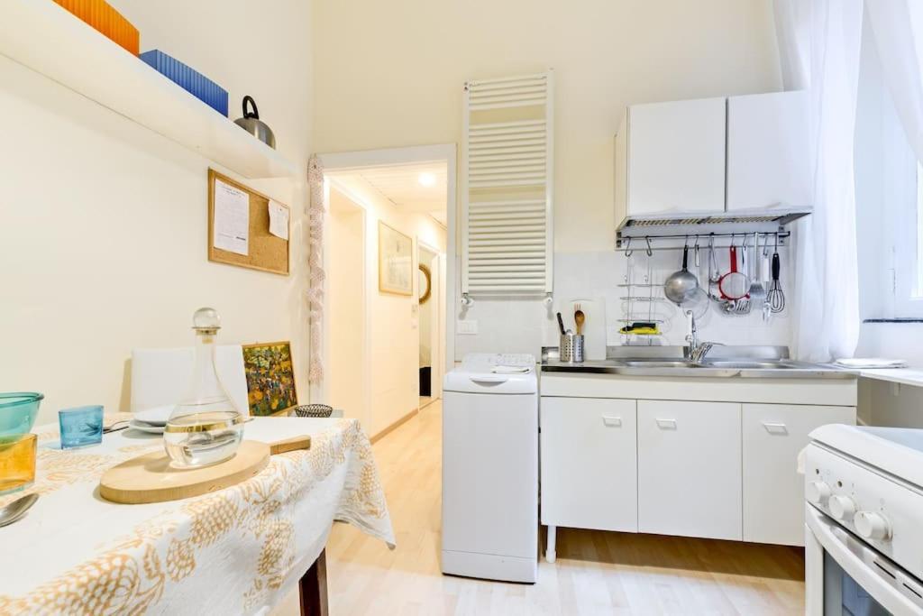 Apartment And Historic Rione Near Colosseo *