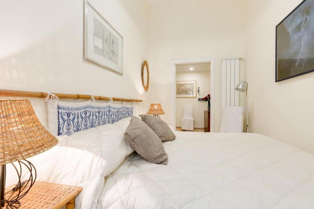 Apartment And Historic Rione Near Colosseo Rom