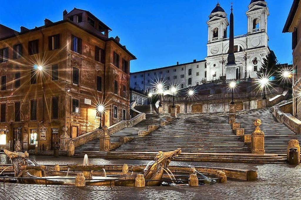 And Historic Rione Near Colosseo